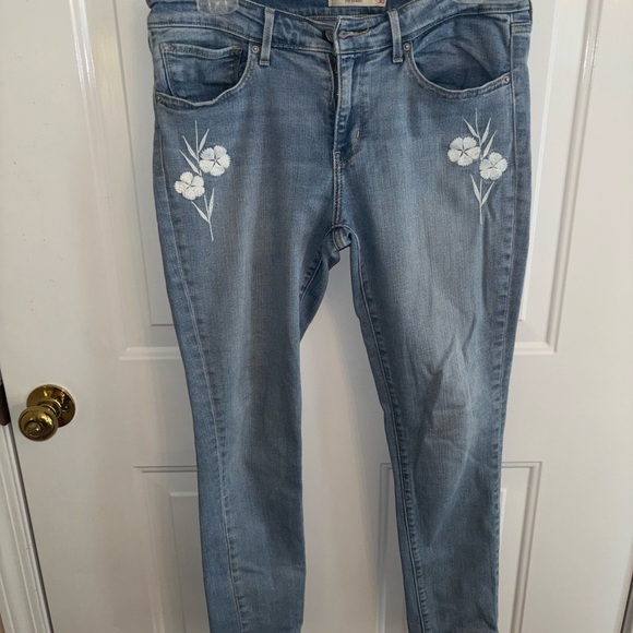 🌸 Levi’s 711 Skinny Jeans with Floral Embroidery – Size 30 - Picture 1 of 7